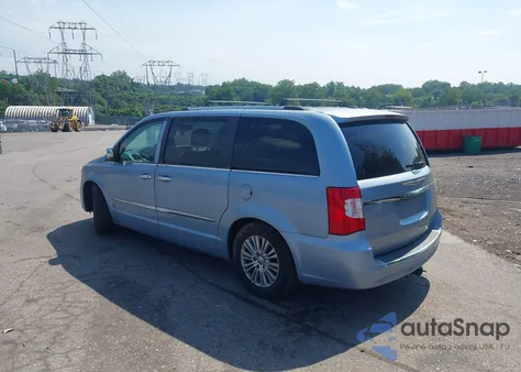 2013 Chrysler Town & Country Limited z USA, uszkodzony, nr VIN 2C4RC1GG2DR515553